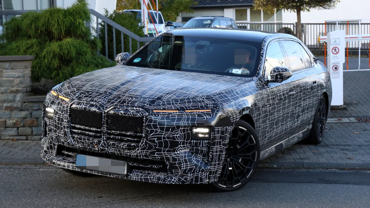 BMW Alpina B7 Prototype Sounds Its V8 as Design Details Emerge